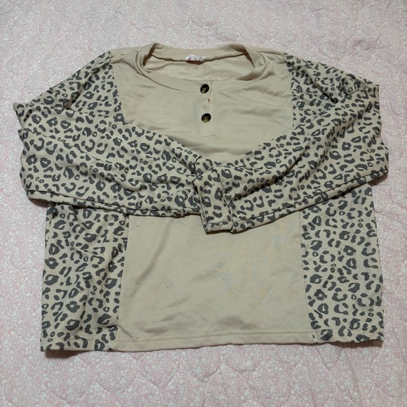 Pink Lily Leopard Top - Picture 1 of 3